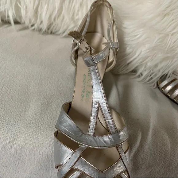 Antique 1920s Silver Leather T-Strap Art Deco Heels - Picture 8 of 16